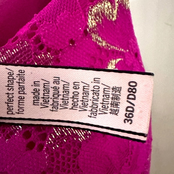 36D full coverage lightly lined body by Vs bra - Picture 5 of 6